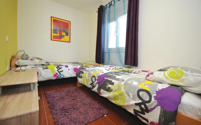 Beautiful Home in Zatoglav With Jacuzzi, Wifi and 4 Bedrooms