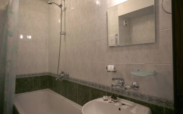 Hotel Corona by Asteri Hotels