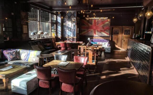 The Walrus Bar and Hostel