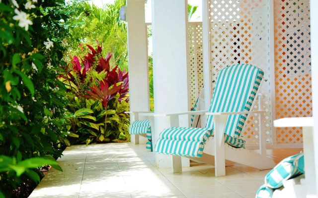 Beachcombers Hotel