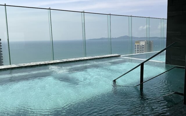 Panora 2-Bedroom Apartment With Sea View