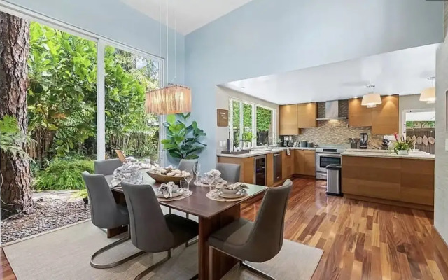 Wilton Manors Stunning Gated Oasis