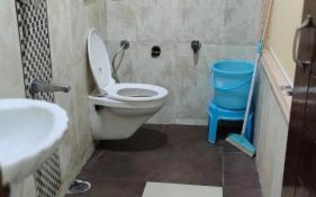 OYO 22238 Hotel Baaz
