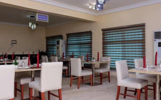 Desikok Royal Hotel