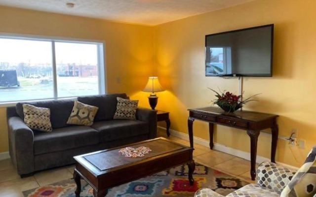 Travelodge by Wyndham Sellersburg / Louisville North