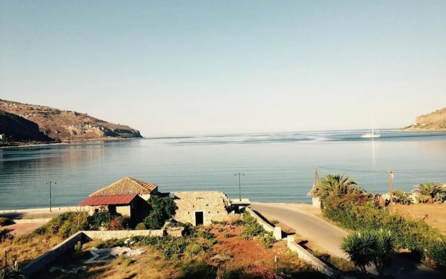 Las - Giannakakoy Traditional Stone Houses
