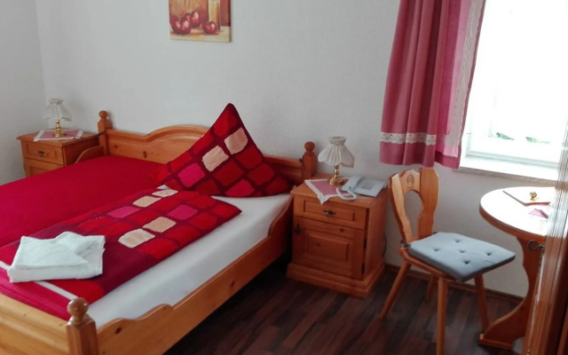 Gasthaus und Pension Zur Wartburg