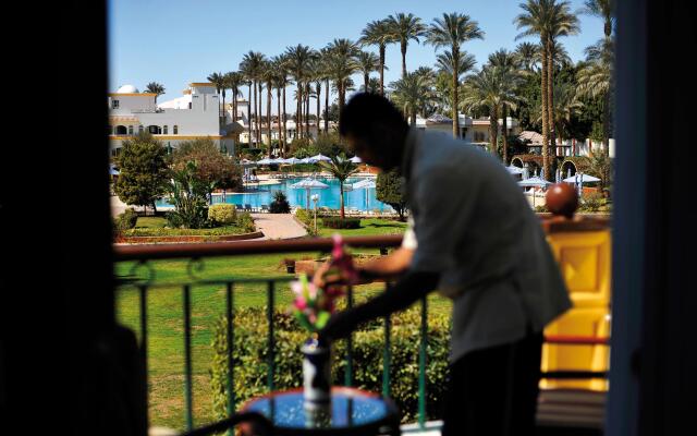 Cataract Pyramids Resort