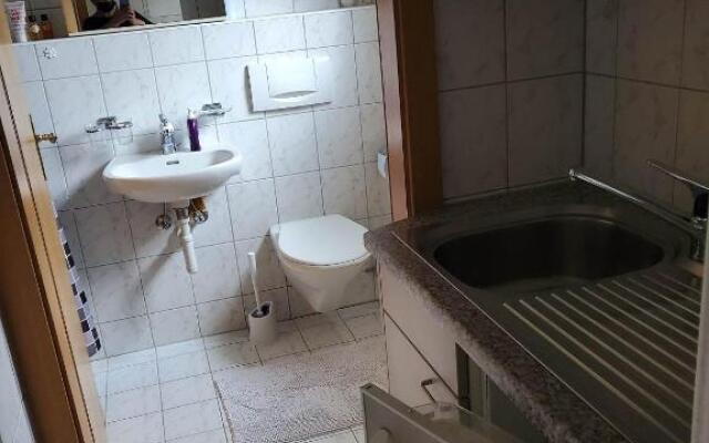 Large studio apartment on the Promenade