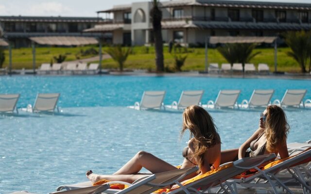 Noah's Ark Deluxe Hotel & Spa