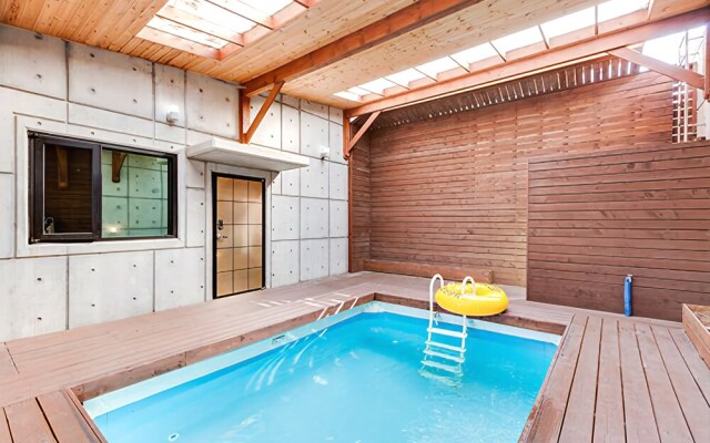 Vista Hill Pool Villa