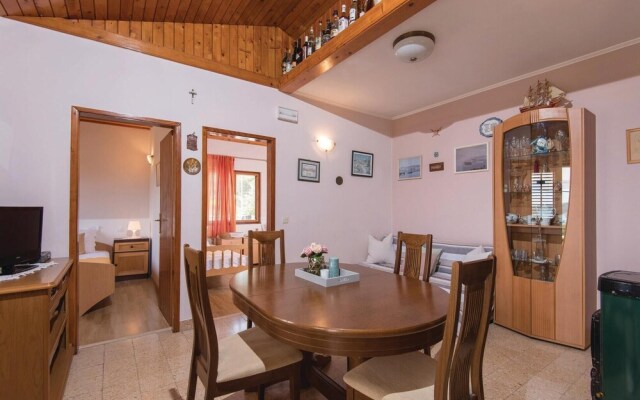 Awesome Home in Nova With Wifi and 4 Bedrooms