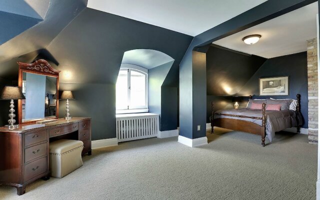 Luxury Whittier Mansion-3rd Floor Suite