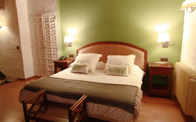 Casona De Navalmedio