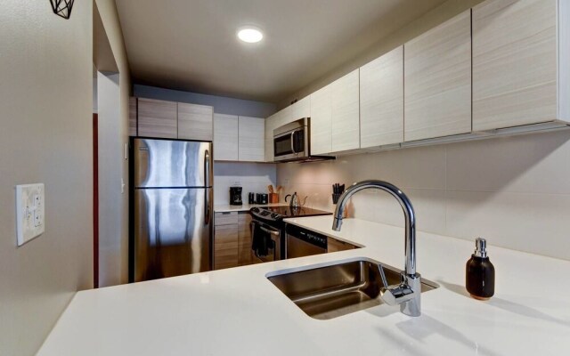 Furnished Suites Near Navy Pier