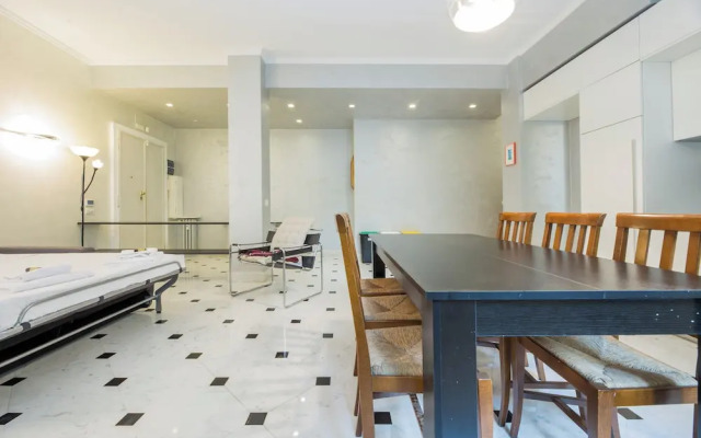 Spacious flat with Balcony