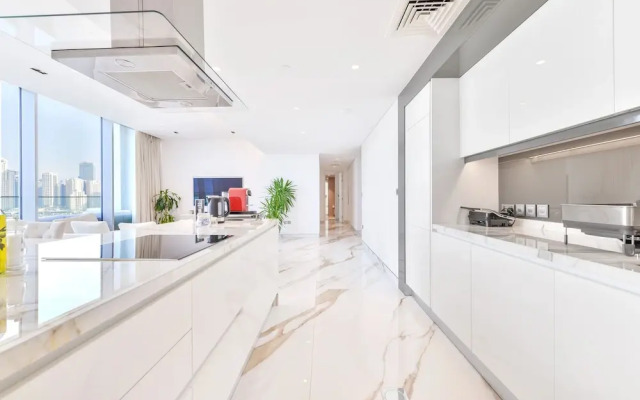Lavish & Equipped 2 BR Facing Ain Dubai