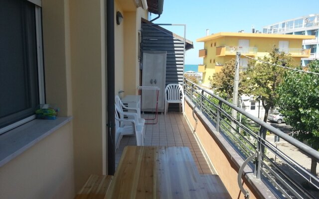 Appartamento sulla spiaggia con balcone