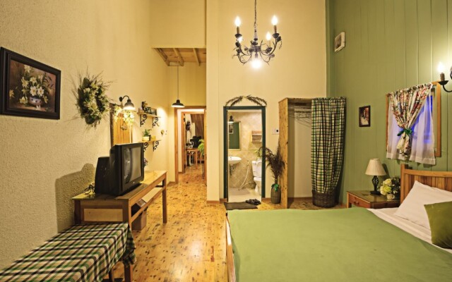 Flowersandrocks Villa