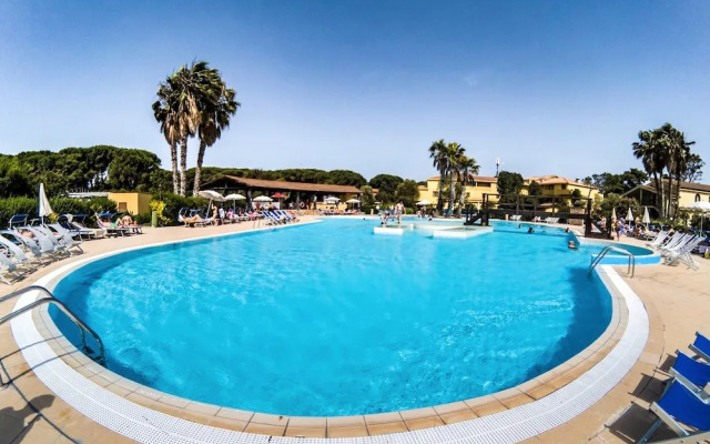 Hotel Ribot with pool in Arborea