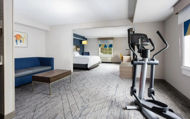 Holiday Inn Express & Suites Williamsburg by IHG