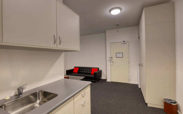 Ramada by Wyndham Hamilton City Center