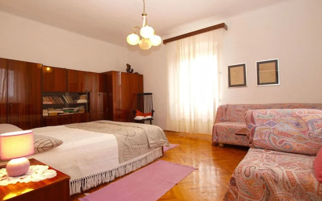 Apartment 1582