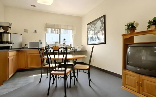 Days Inn by Wyndham Warsaw