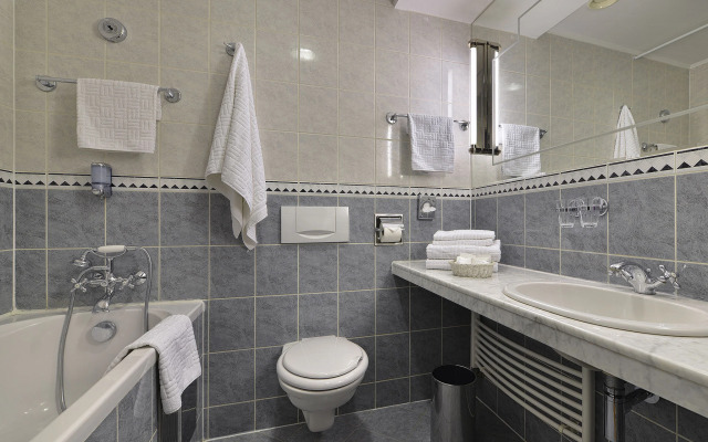 EA Hotel Royal Esprit