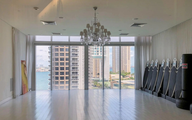 Icon Brickell Downtown W Miami Suites