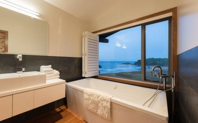 Otaha Beachfront Lodge by Touch of Spice