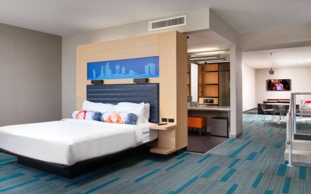 Aloft Tampa Downtown