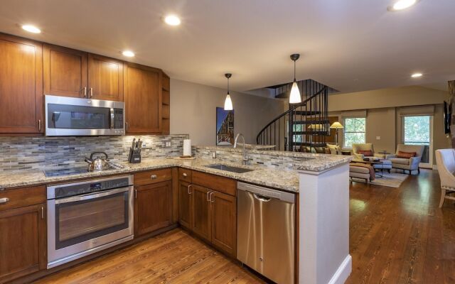 River Club 306 2 Bedroom Condo by Alpine Lodging Telluride