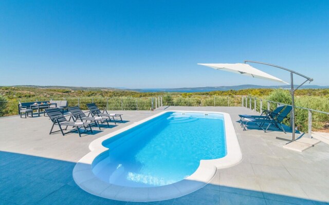 Amazing Home in Sutivan With Wifi and 3 Bedrooms