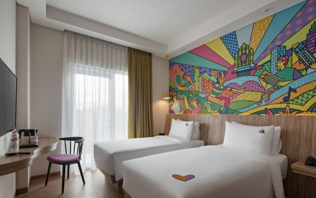 MaxOneHotels Kota Harapan Indah Bekasi