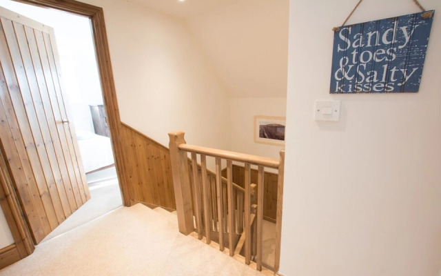Stables Croyde 4 Bedrooms, Sleeps 8, Sea & Beach Views