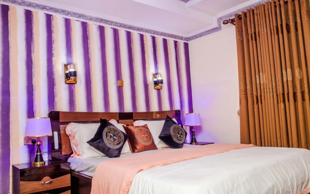 Tobby Royal Suites