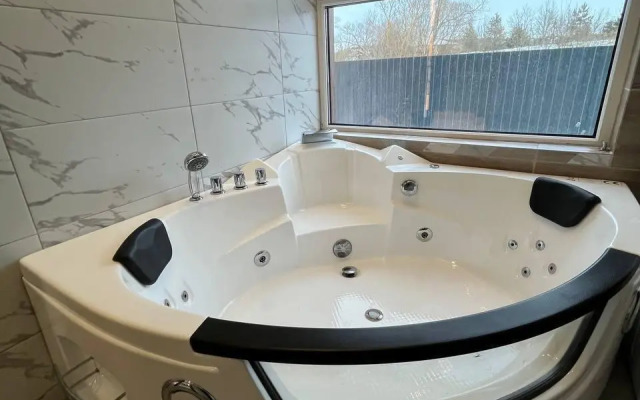 Коттедж на базе отдыха АлексА