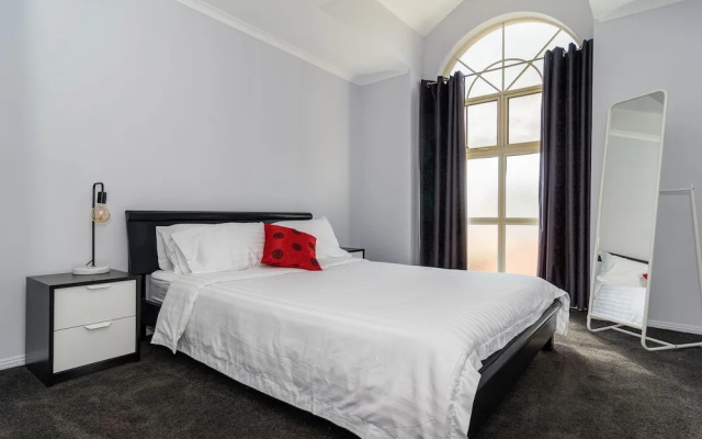Port Adelaide Harbourside Home