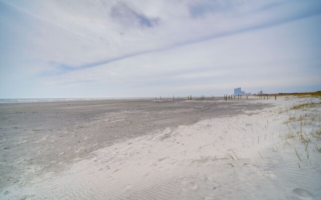 Brigantine Condo - Steps to the Ocean!
