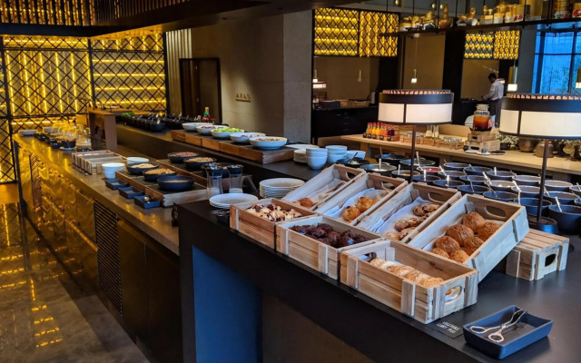 The RuMa Hotel and Residences