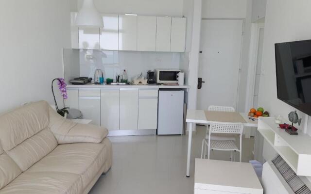 Colony Beach Apartment 705
