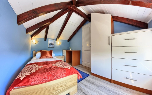 Beachfront Luxury Villa w. Pool & Large Garden