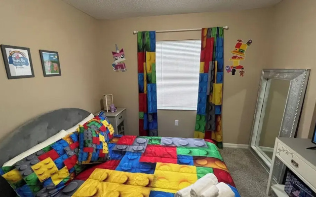 BlockHaven near Legoland & Disney