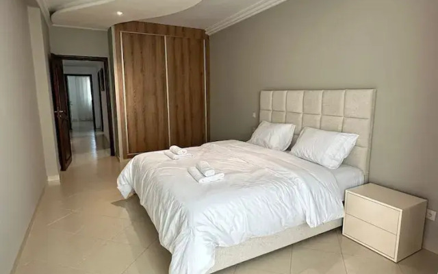 SHRTSTAYS Guesthouse