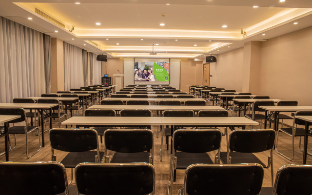 GreenTree Express Hotel (Fuyang Oriental Pearl)