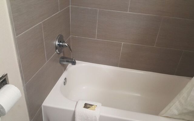 Regency Inn & Suites