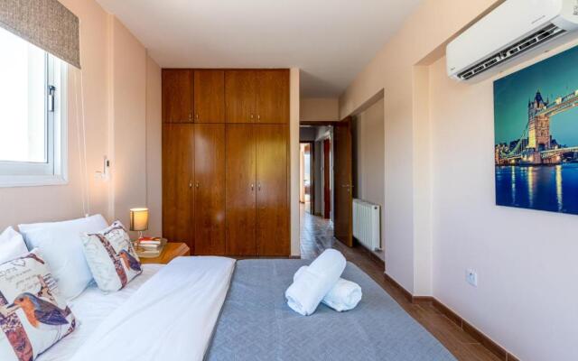 Melograno 3-BR Apt w/ Terrace in Larnaca