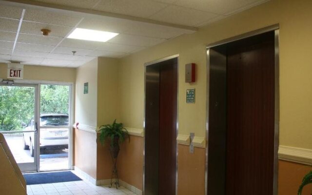 InTown Suites Extended Stay San Antonio TX - Nagodoches Road