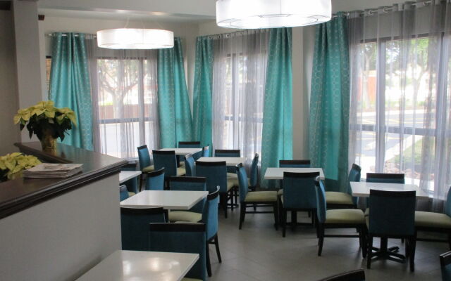 Clarion Pointe near Medical Center